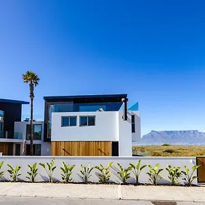 Aparthotel Ocean 9 - Sunset Beachfront Residency, Cape Town